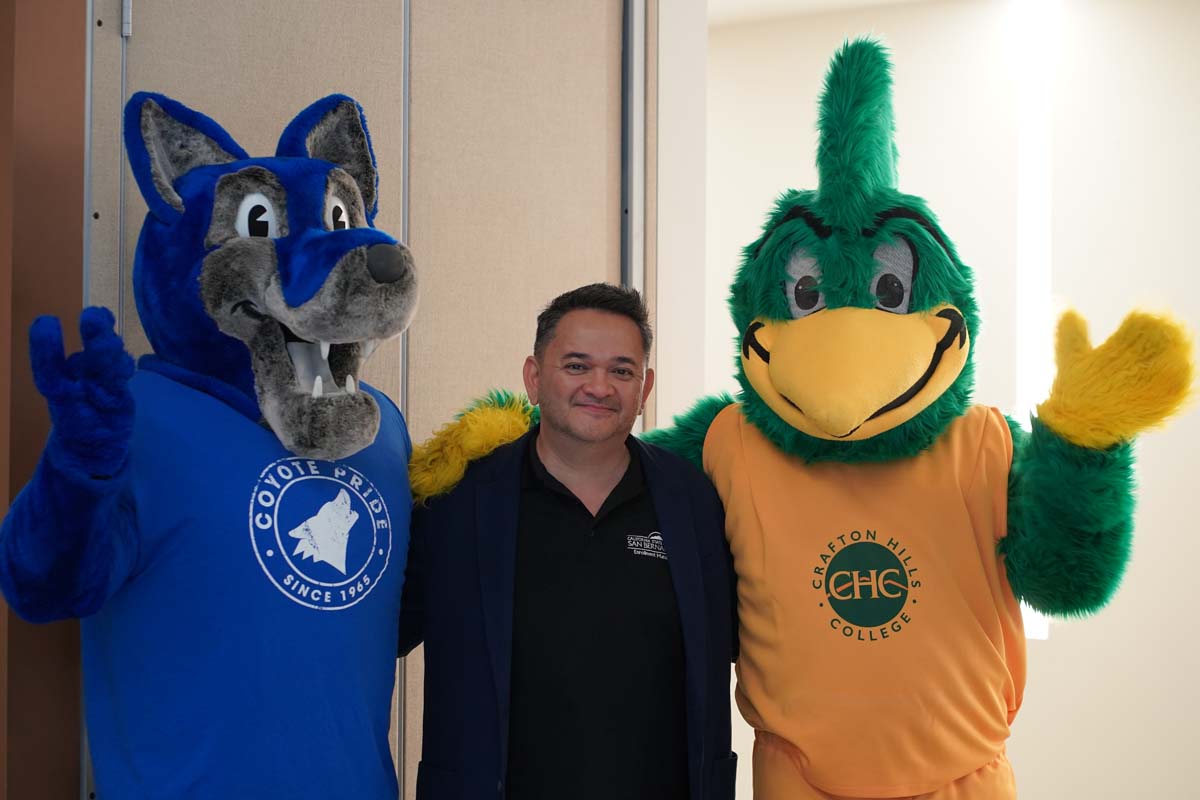 CHC Students at CSUSB Admit Day with mascots