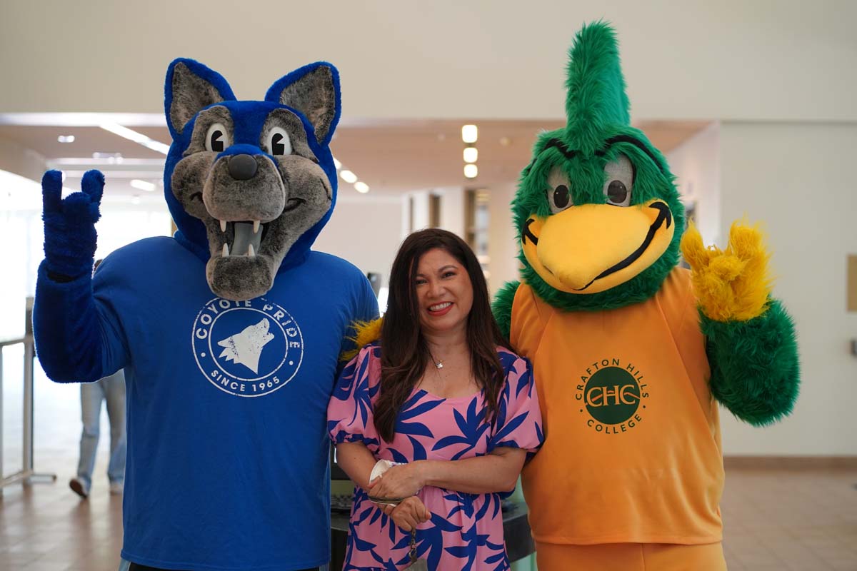 CHC Students at CSUSB Admit Day with mascots