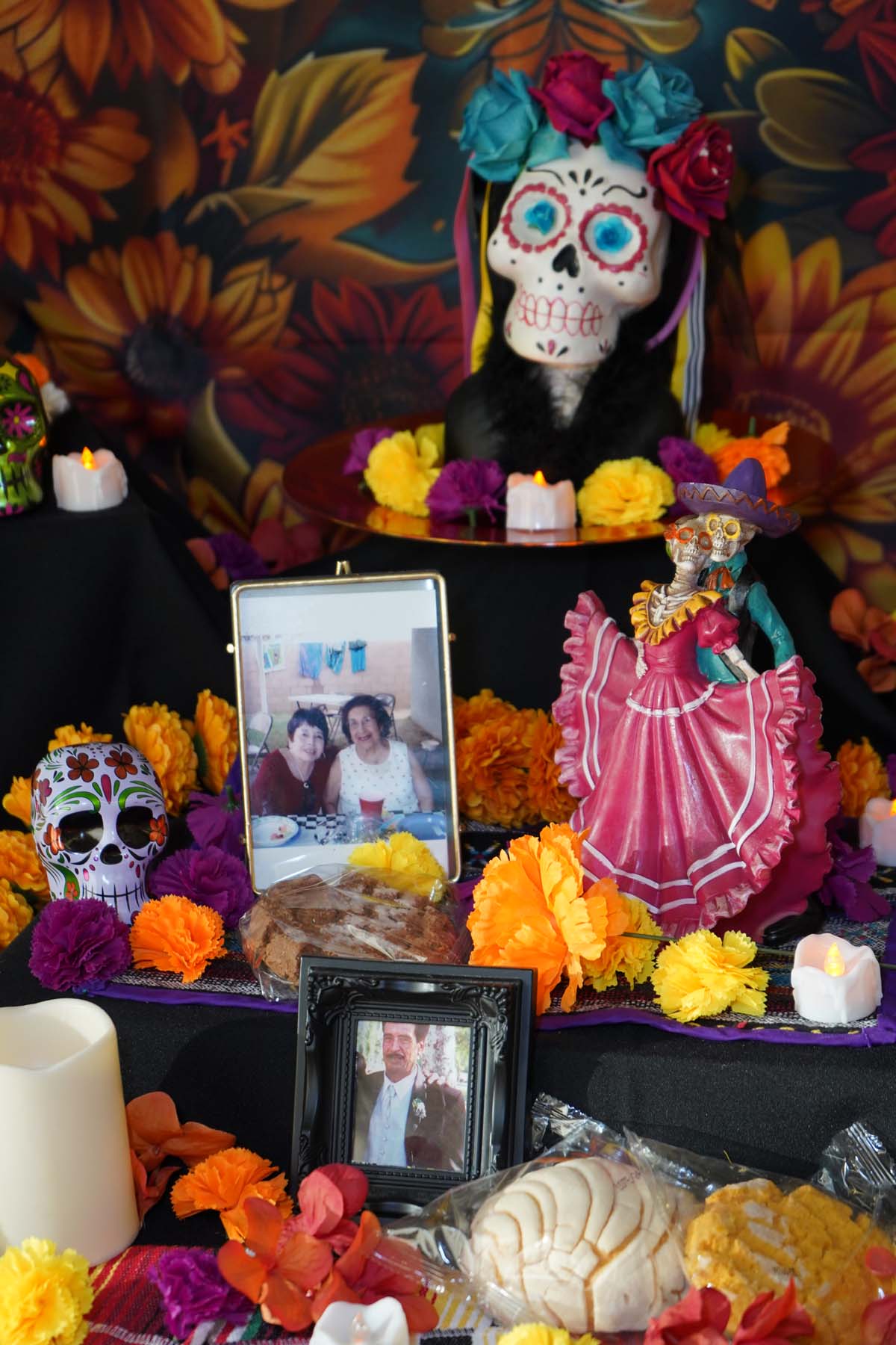 Attendee at Dia de los Muertos event at CHC.