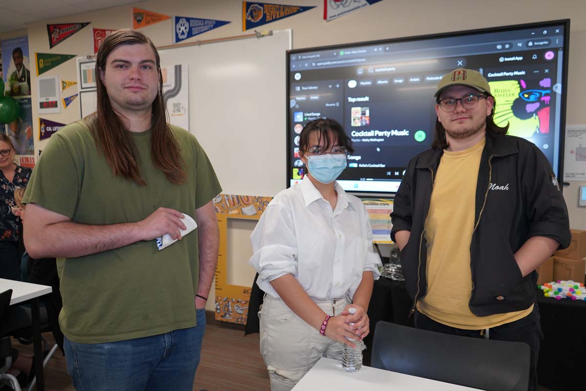 Students at the STEM/MESA Open House.