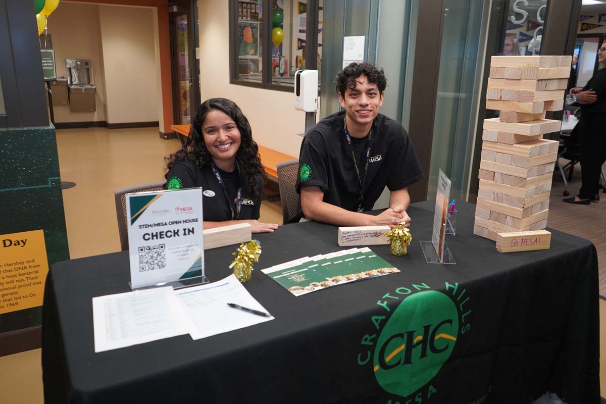 Students at the STEM/MESA Open House.