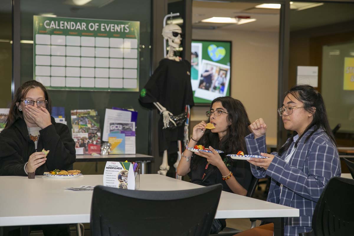 Students at the STEM/MESA Open House.