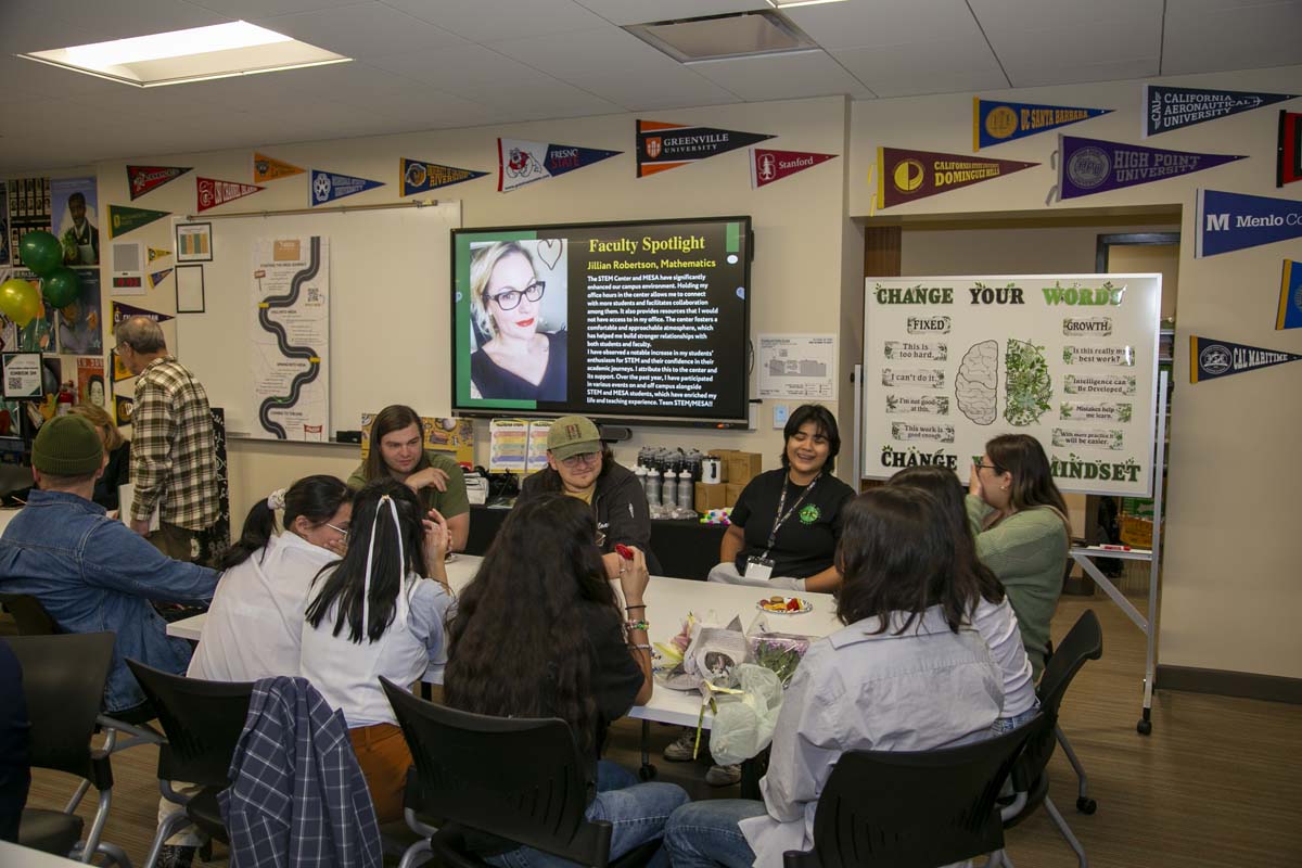 Students at the STEM/MESA Open House.