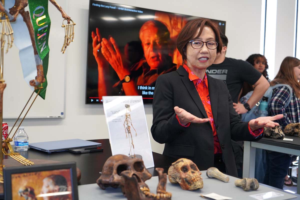 Guest speaker Dr. Sang Hee-Lee presents at Anthropology Open House at CHC.