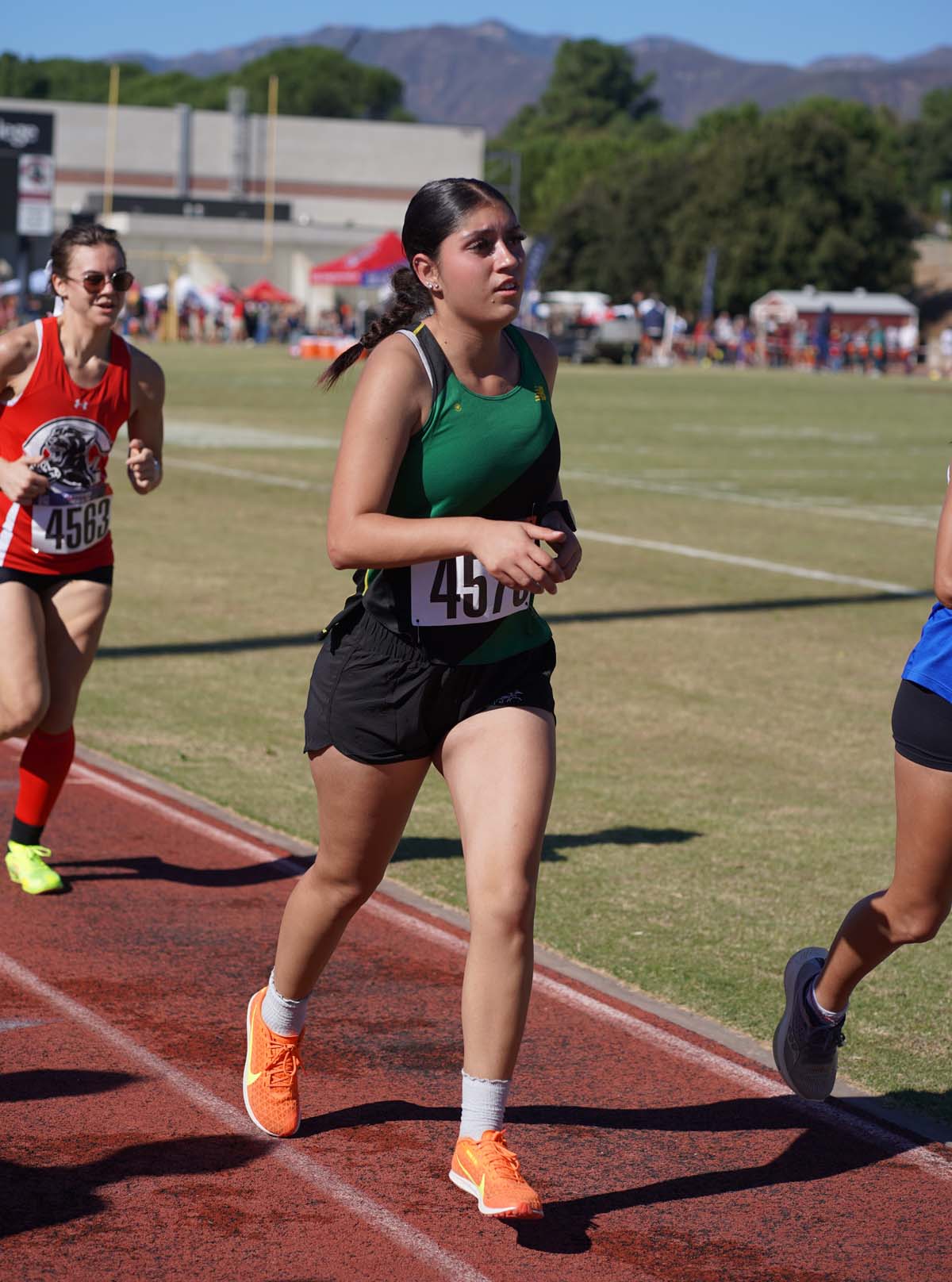 CHC students compete at Cross Country Regionals.