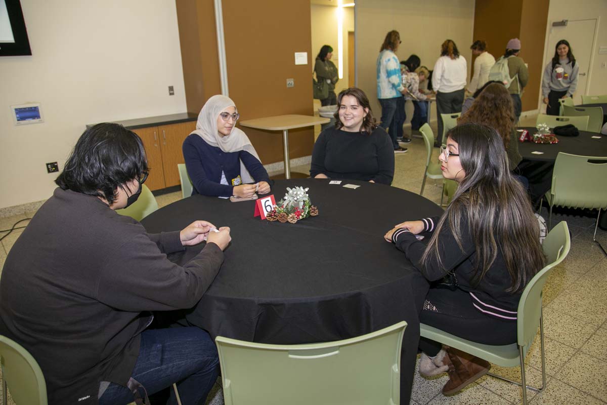 Students attend CHC Honors Luncheon.