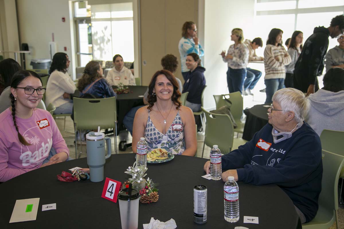 Students attend CHC Honors Luncheon.