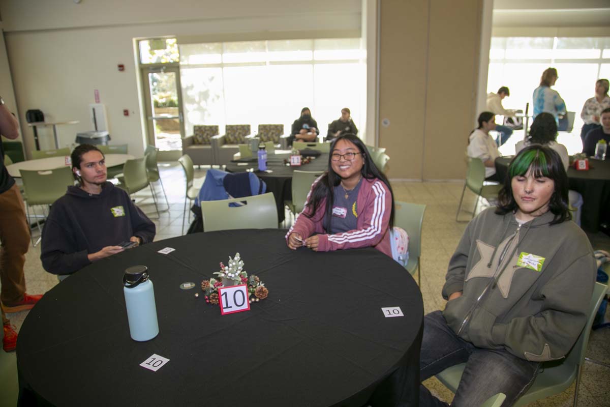 Students attend CHC Honors Luncheon.