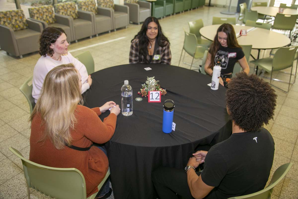 Students attend CHC Honors Luncheon.