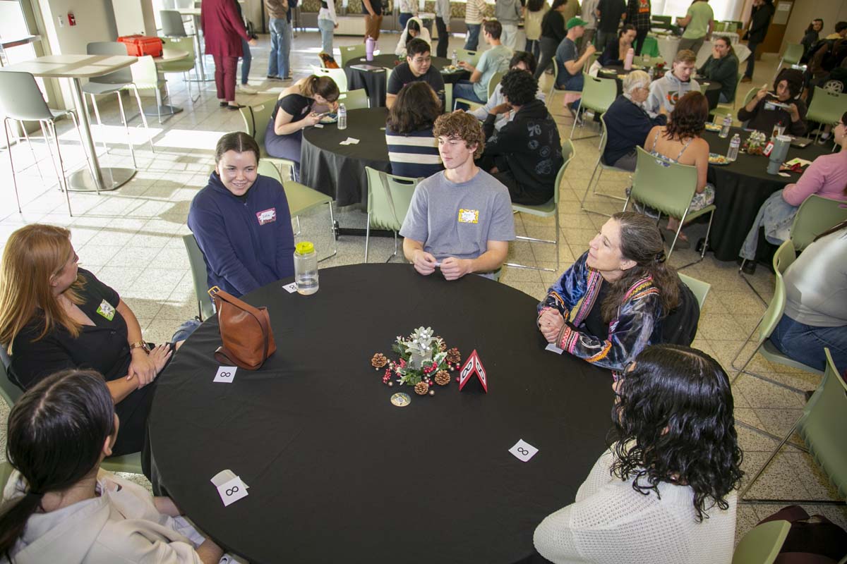 Students attend CHC Honors Luncheon.