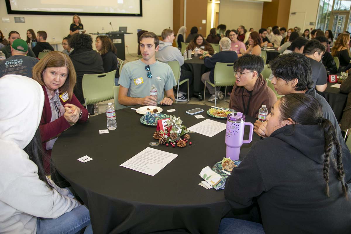 Students attend CHC Honors Luncheon.