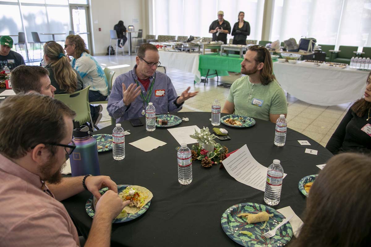 Students attend CHC Honors Luncheon.