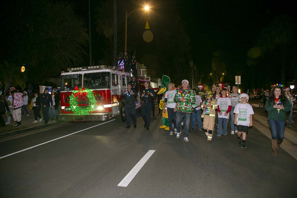 Students & staff attend the Redlands Holiday Parade.