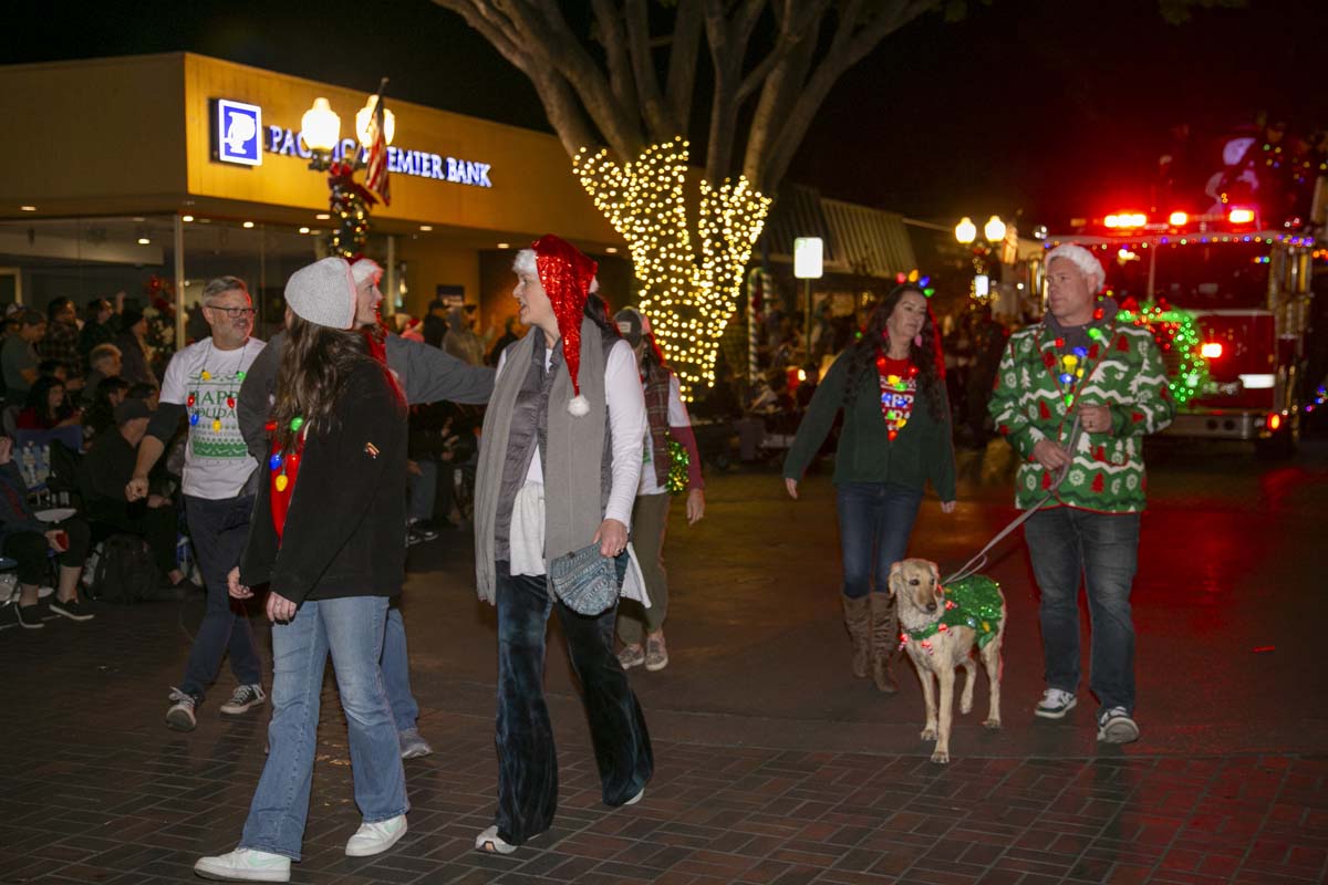 Students & staff attend the Redlands Holiday Parade.