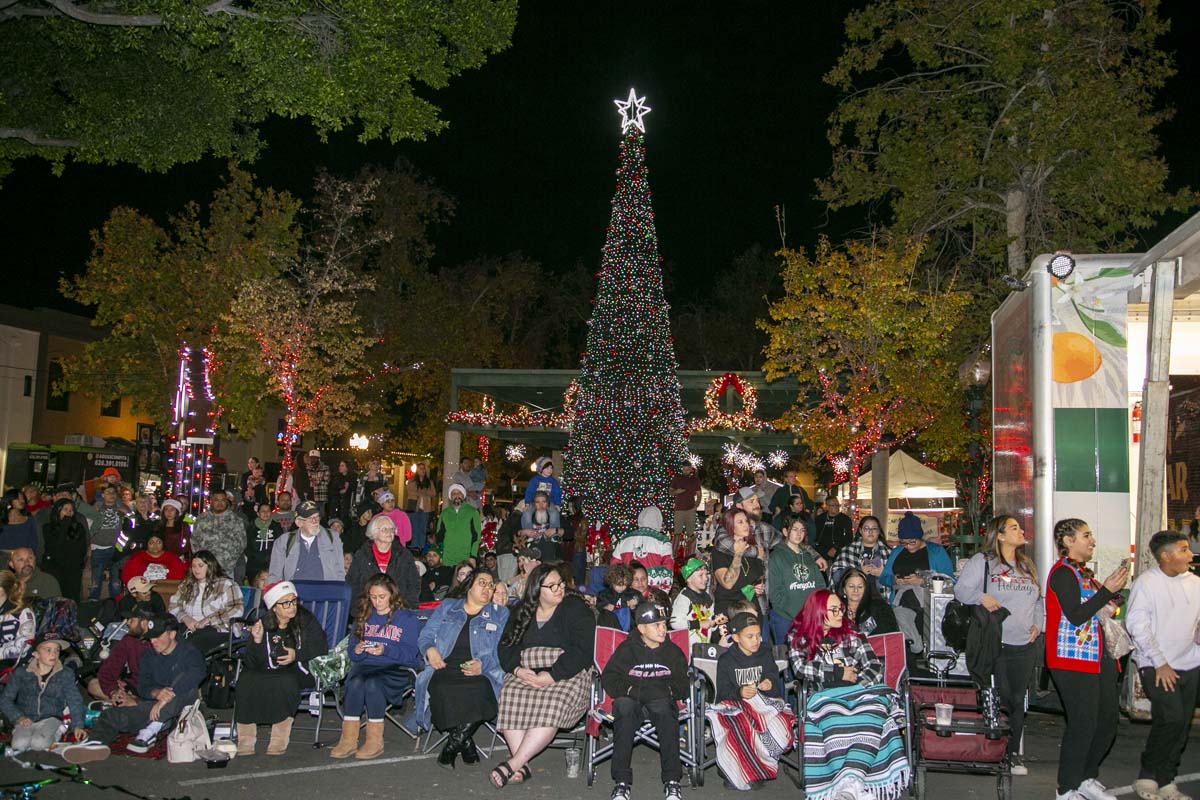 Students & staff attend the Redlands Holiday Parade.